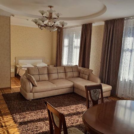 Karaganda Hotel Buitenkant foto